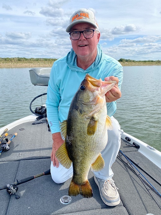 Lake Fork Bass Fishing: Shell Bed Tips  Fishing the shallow points with  shell beds on Lake Fork can pay off big time starting in the pre spawn  period! So today we